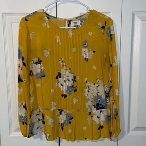 Old Navy 🌑 Floral Top - Size: XS